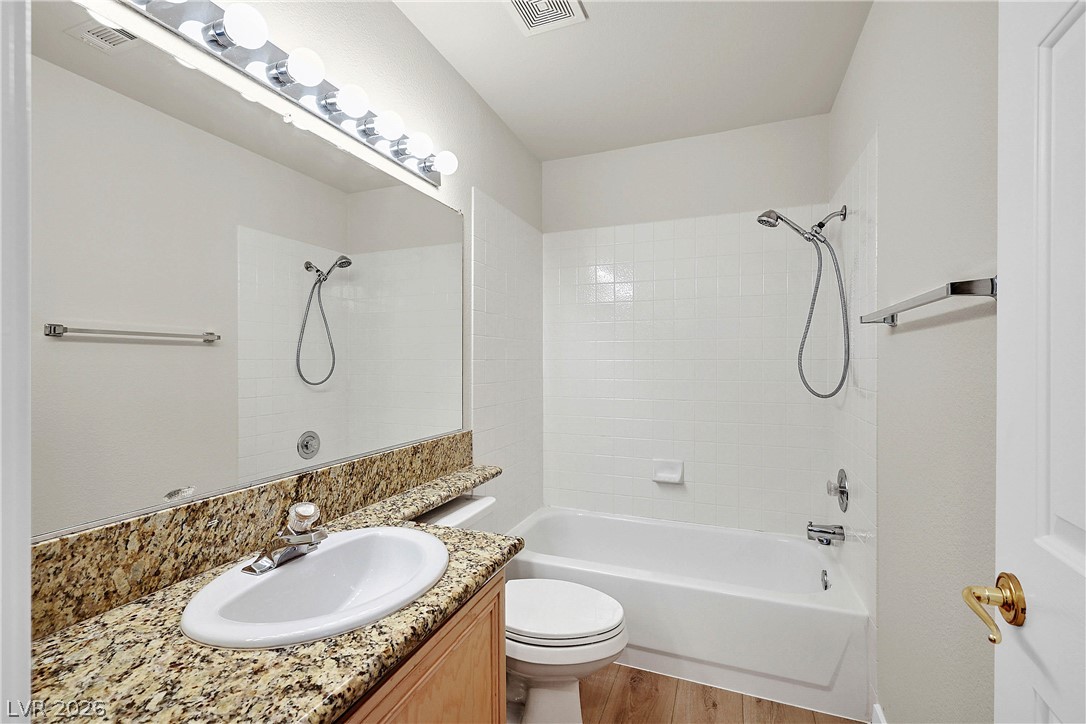 2559 Misty Olive Avenue Property Photo 19