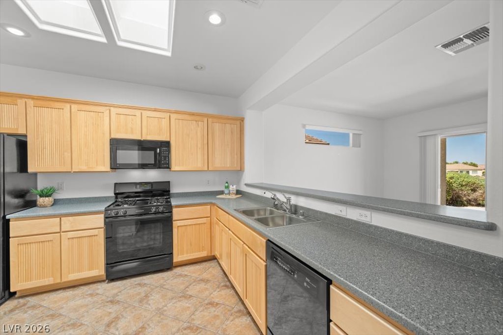 2656 Grand Forks Road Property Photo 14