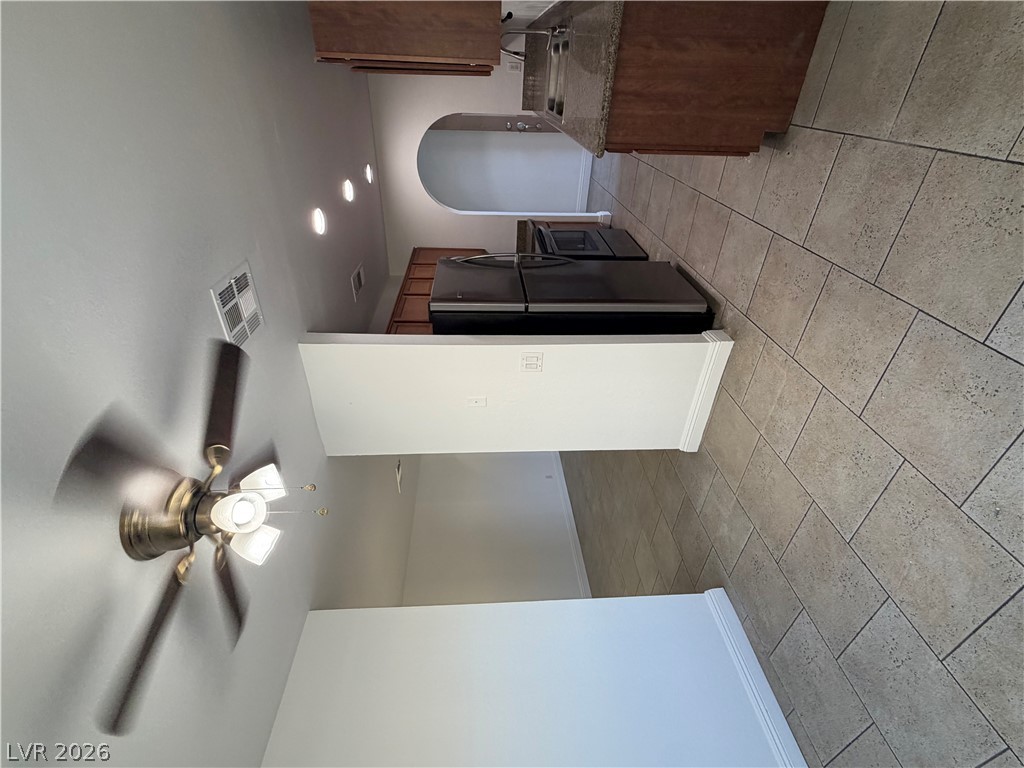 2815737 Property Photo 3