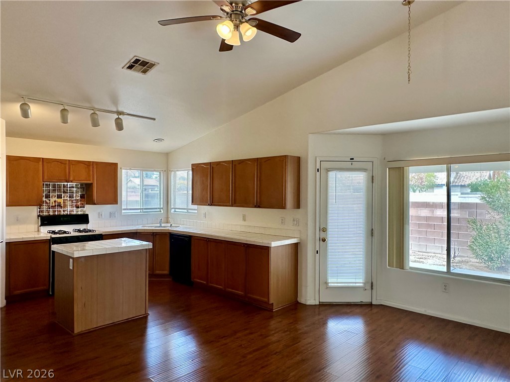 4027 Beauty Secret Drive Property Photo 18