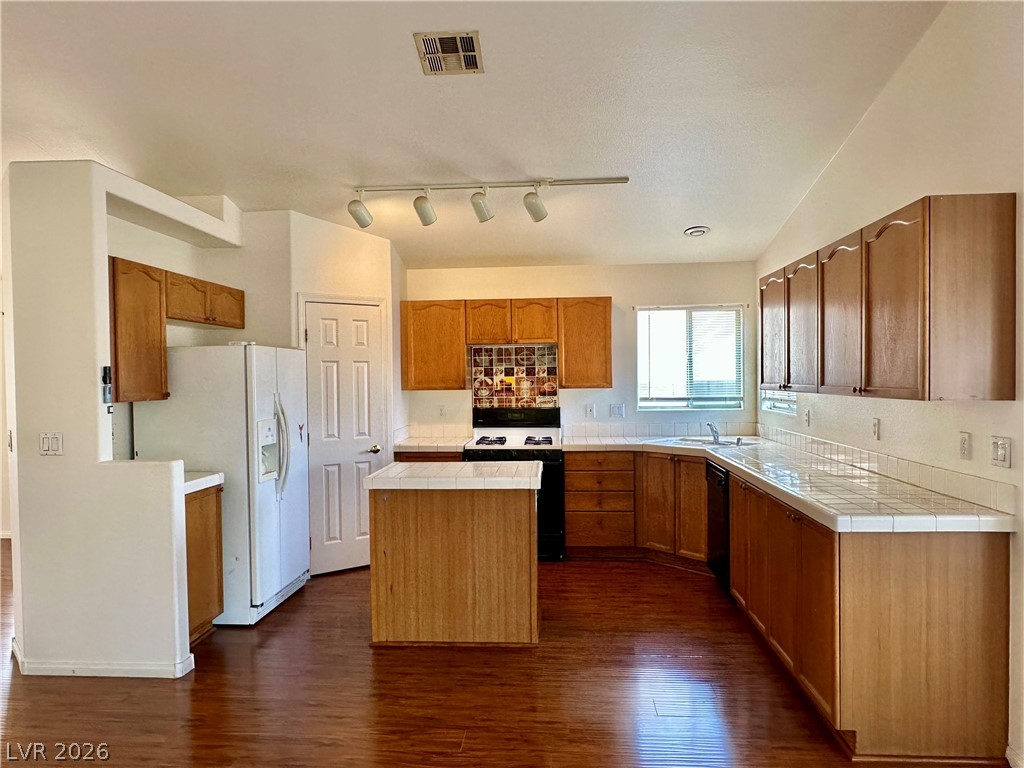 4027 Beauty Secret Drive Property Photo 19