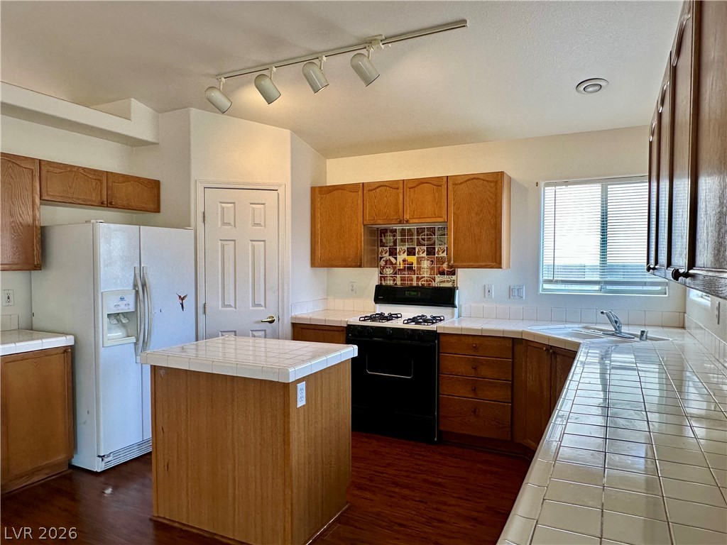 4027 Beauty Secret Drive Property Photo 21