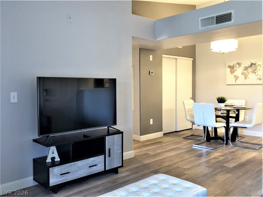 2815753 Property Photo 2
