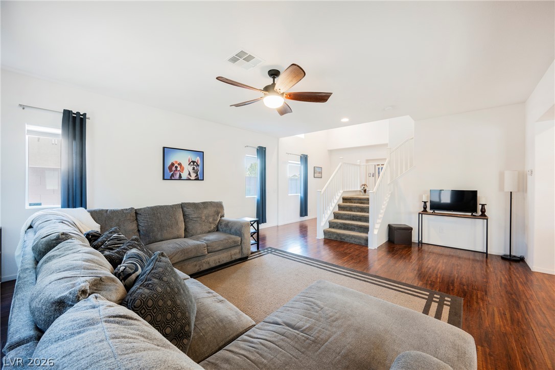 5611 Belgrano Vista Drive Property Photo 4