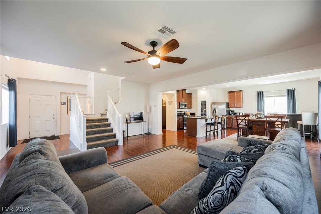 5611 Belgrano Vista Drive Property Photo 13