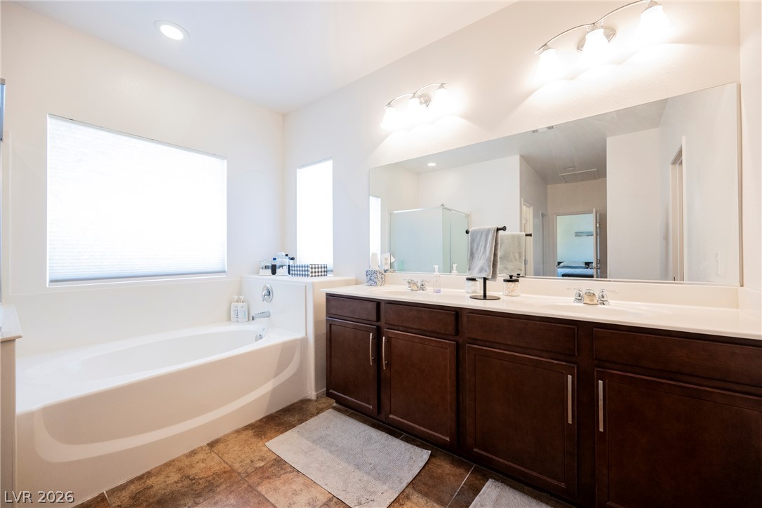 5611 Belgrano Vista Drive Property Photo 21