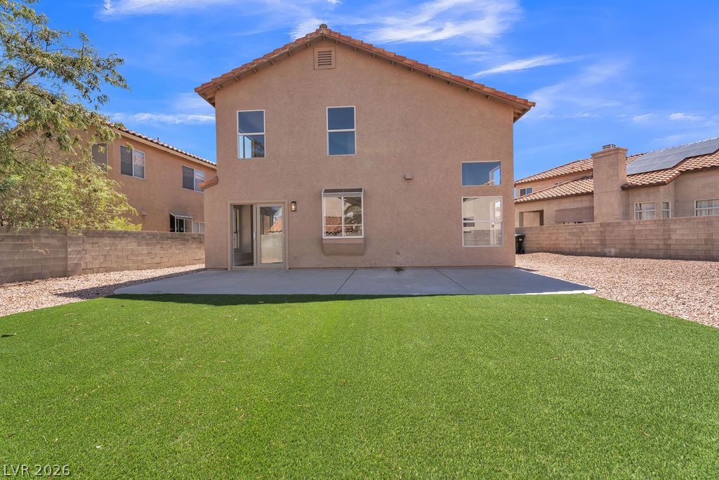 1914 Pintura Circle Property Photo 3