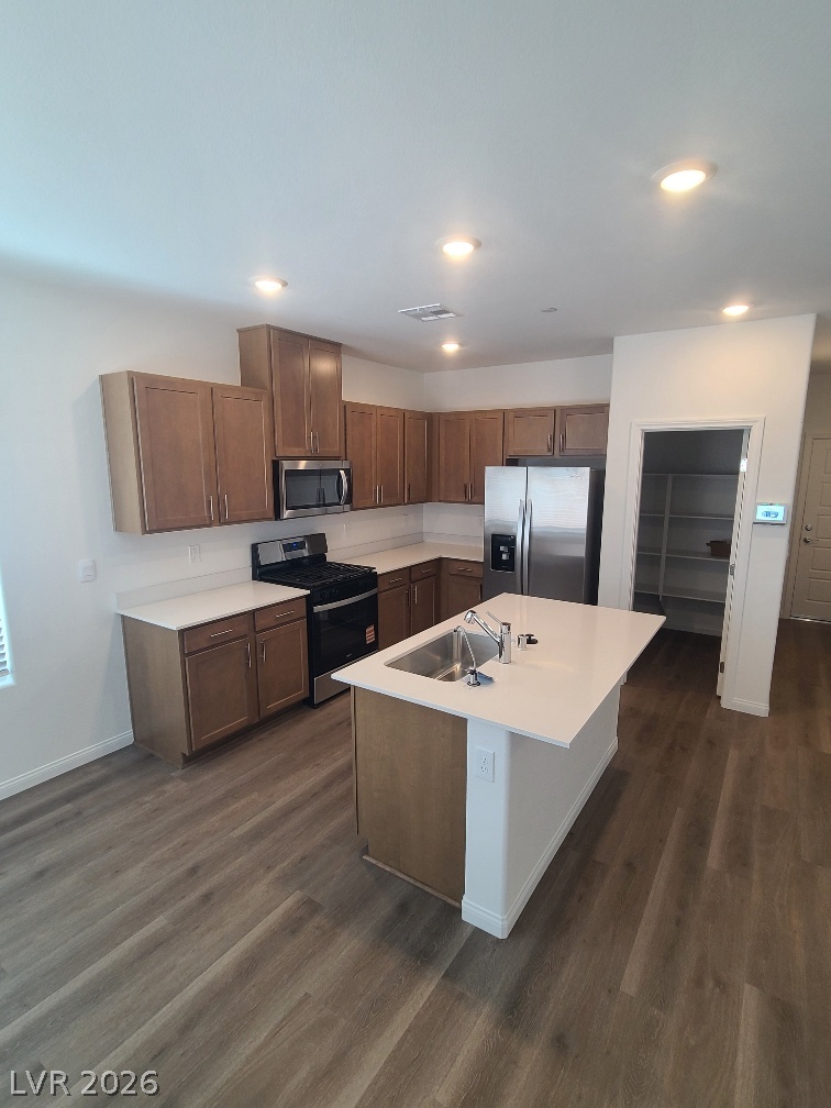 1092 Saffron Toucan Lane Property Photo 2