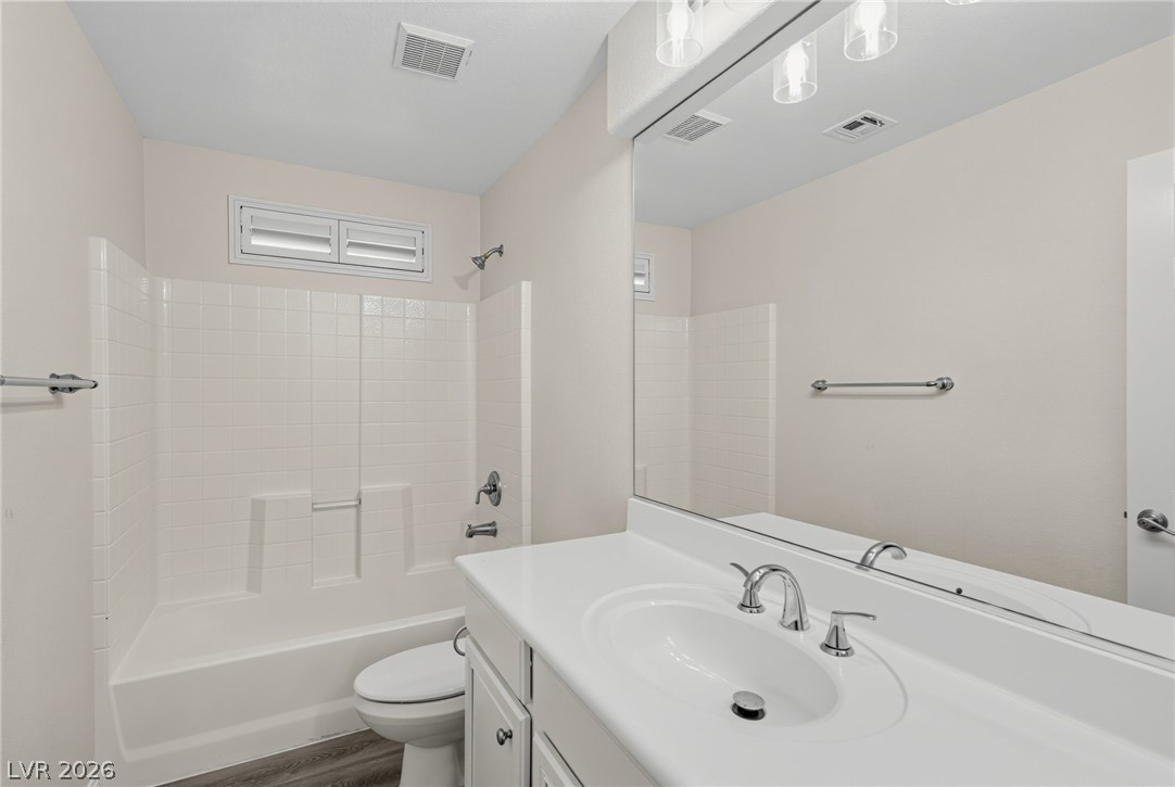 9060 Cedar Door Avenue Property Photo 15