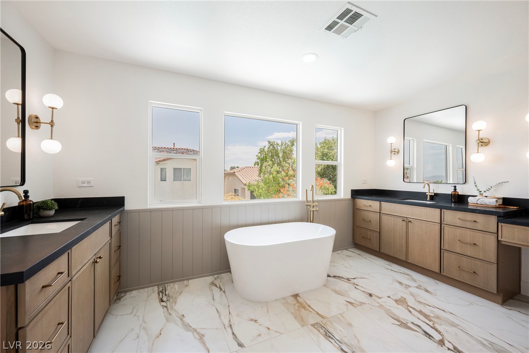 9369 Thunder Basin Avenue Property Photo 3