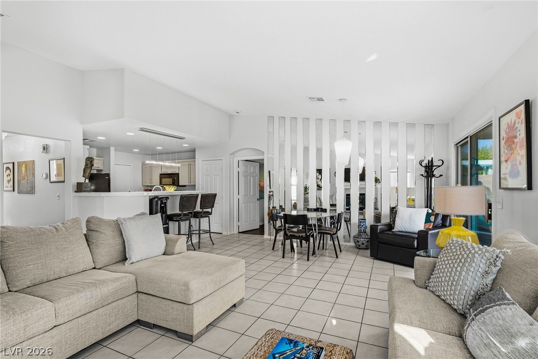 1472 Creslow Court 101 Property Photo 2