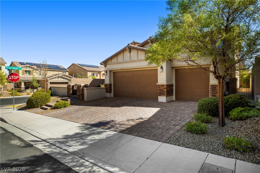 990 Floral Creek Court Property Photo 3