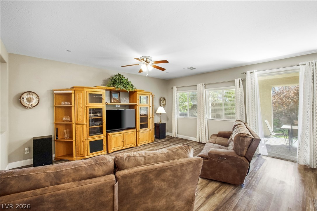 990 Floral Creek Court Property Photo 15