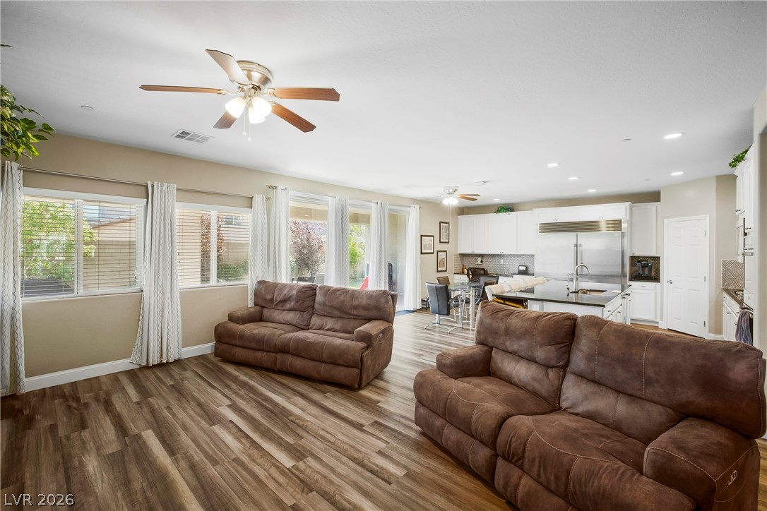 990 Floral Creek Court Property Photo 16