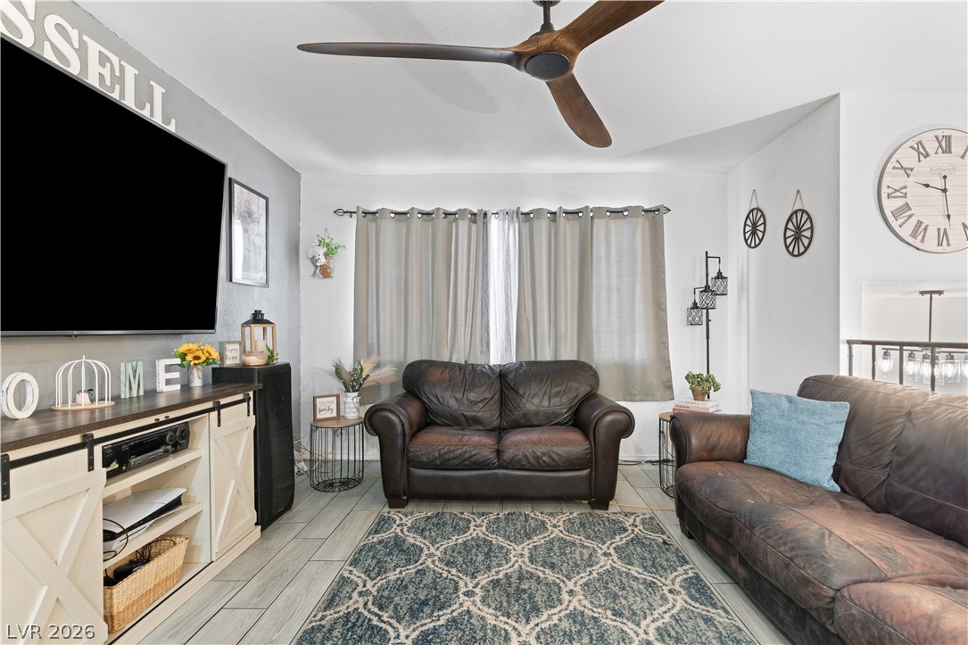 4664 El Canasta Way Property Photo 4