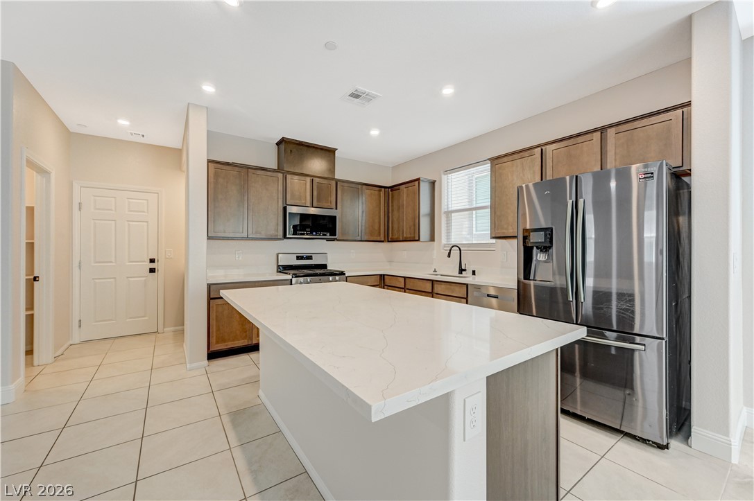 10956 Oregano Avenue Property Photo 11