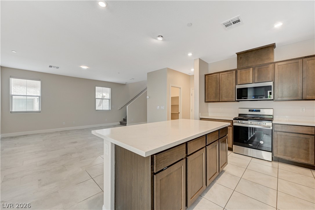 10956 Oregano Avenue Property Photo 12