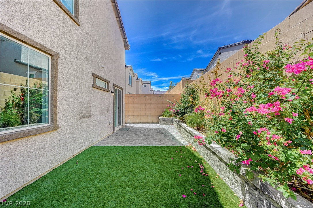 10956 Oregano Avenue Property Photo 43