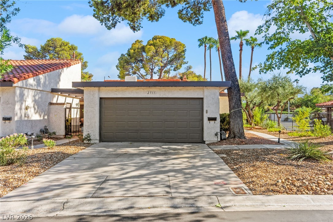 2511 Palmera Drive Property Photo 2