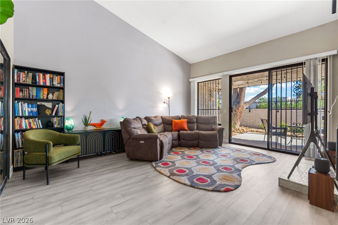 2511 Palmera Drive Property Photo 13