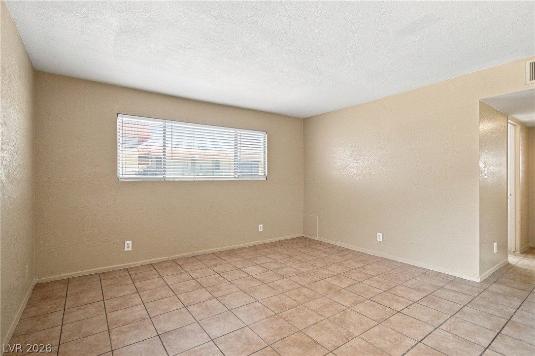212 Orland Street 29 Property Photo 3