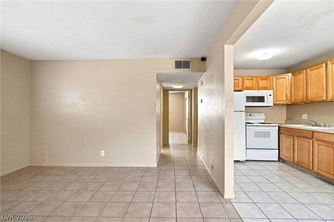 212 Orland Street 29 Property Photo 9