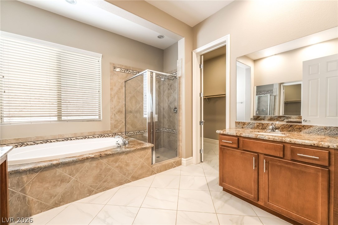 2 Lago Turchino Court Property Photo 34