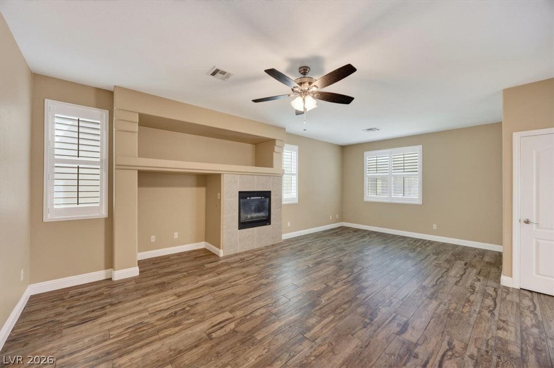 11223 Dahlia Grove Street Property Photo 6