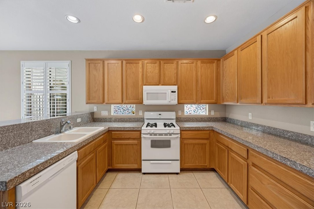 11223 Dahlia Grove Street Property Photo 16