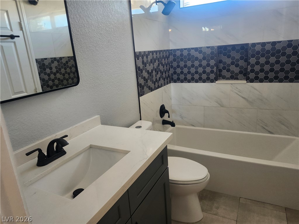 6267 Elvido Avenue Property Photo 37