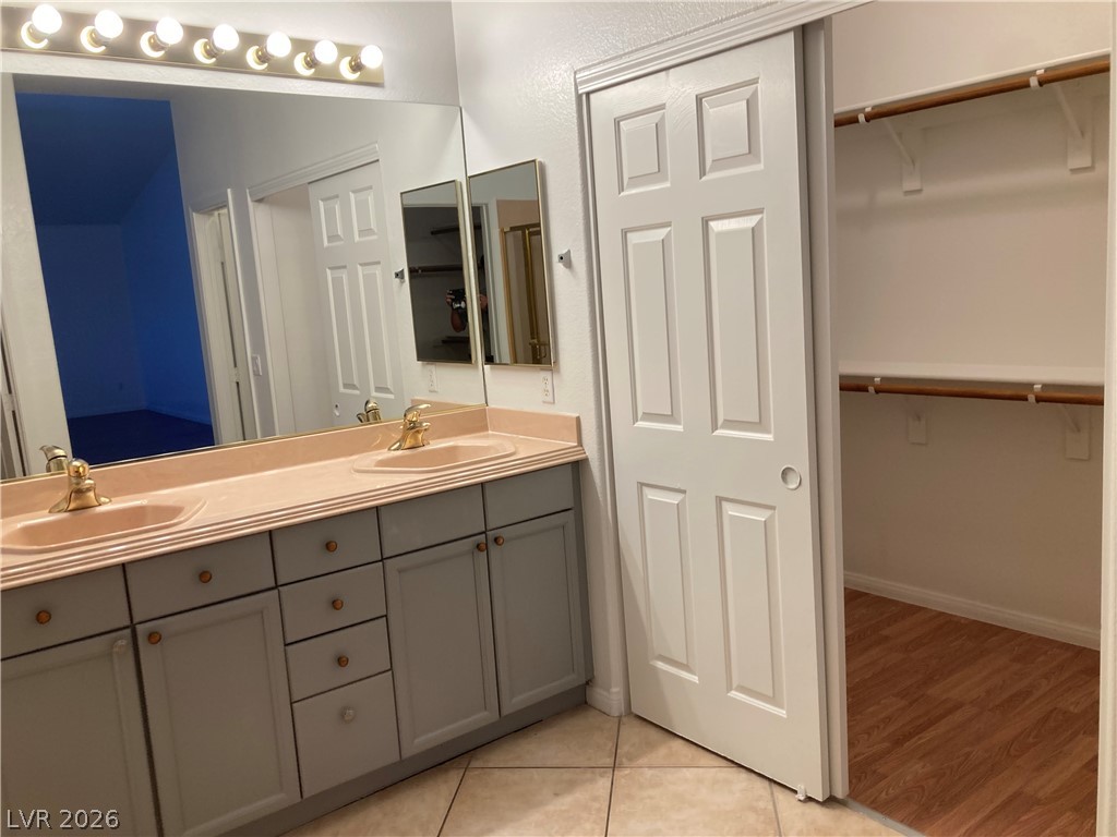 8877 Waltzing Waters Court Property Photo 22