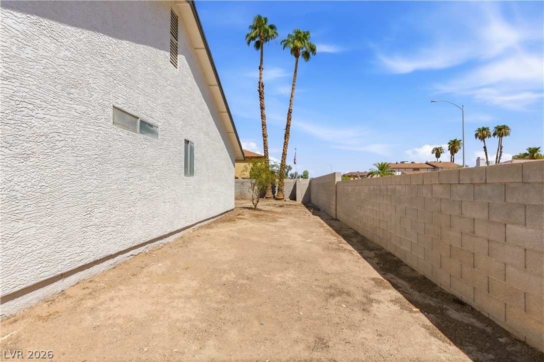 6058 Mirror Lake Drive Property Photo 40