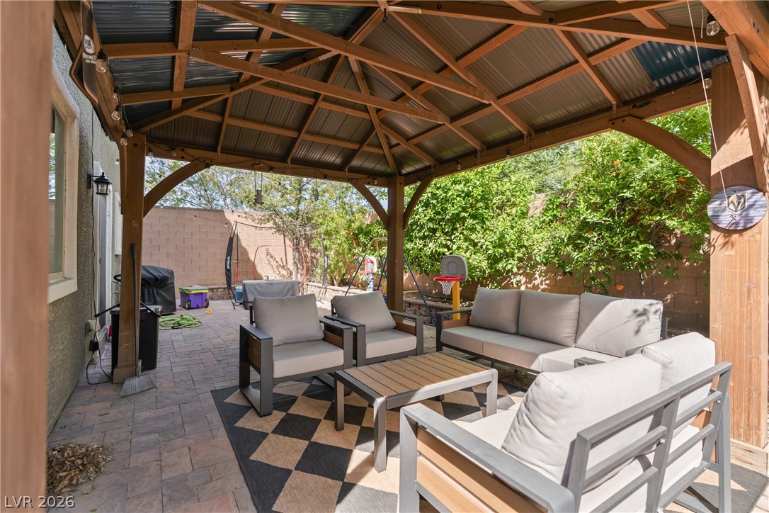 6898 Linda Creek Court Property Photo 28