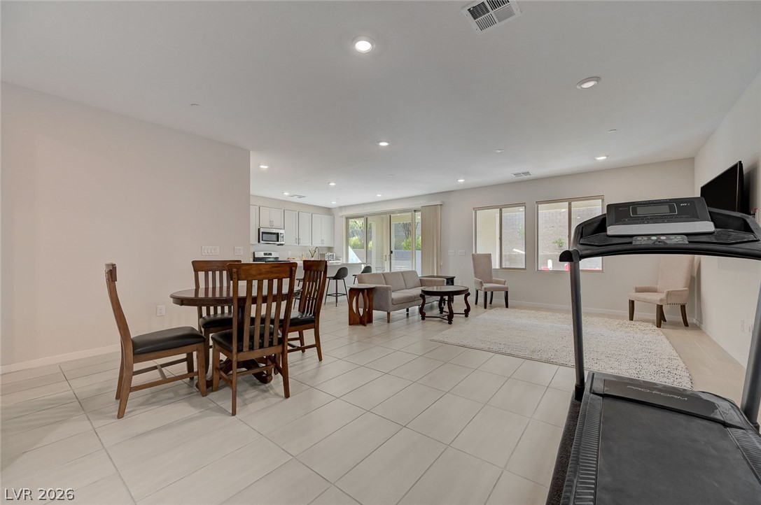 103 Medianoche Street Property Photo 8