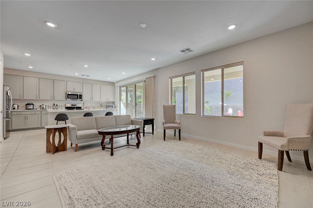 103 Medianoche Street Property Photo 11