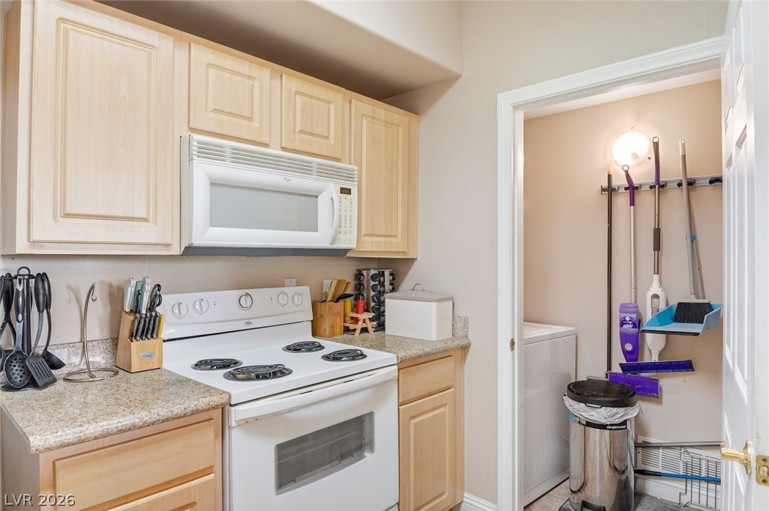 8000 Badura Avenue 1074 Property Photo 20