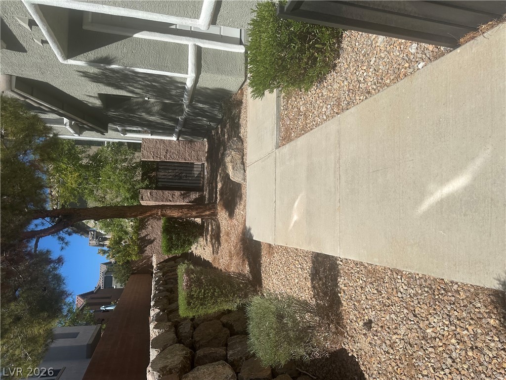 25 Lone Cove Court 1 Property Photo 3