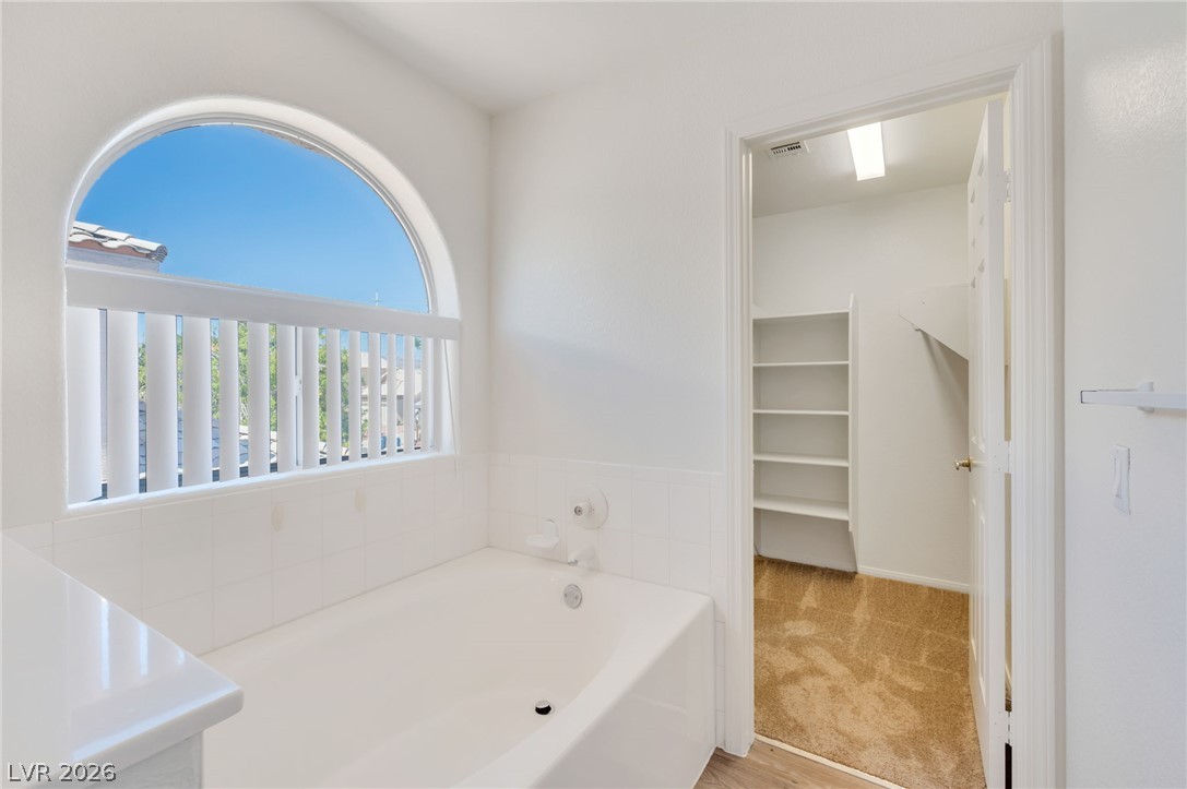 8117 Villa Finestra Drive Property Photo 14