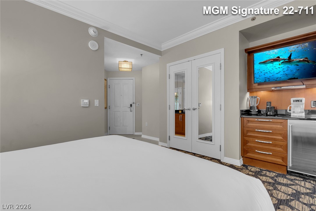 135 East Harmon Avenue 2211 Property Photo 25