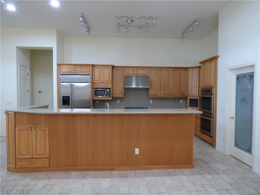 7695 Gilespie Street Property Photo 7