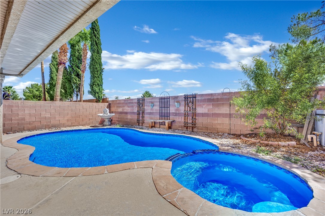 5041 Dancing Lights Avenue Property Photo 3