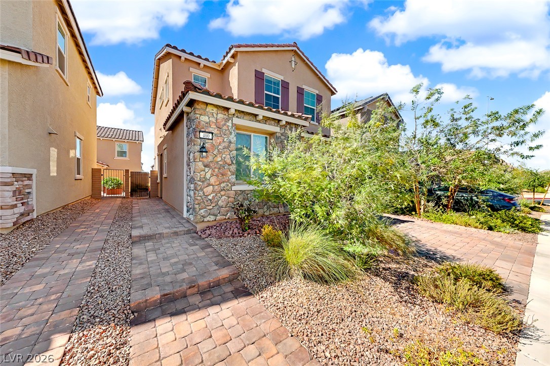 400 Desert Cadence Street Property Photo 3