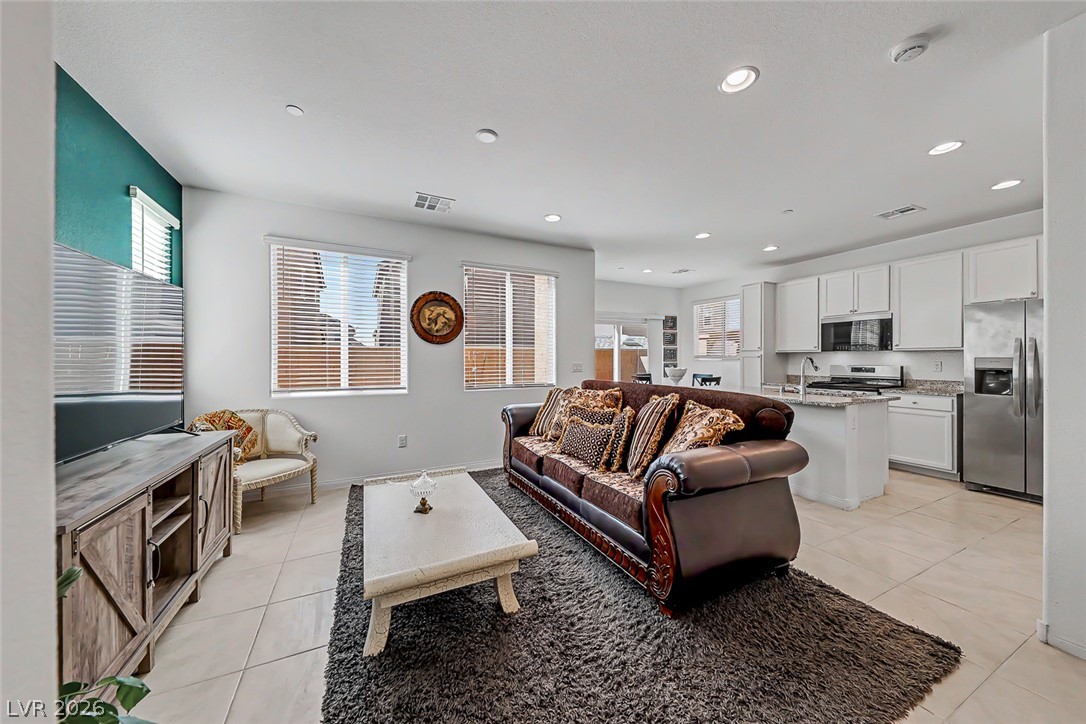 400 Desert Cadence Street Property Photo 7