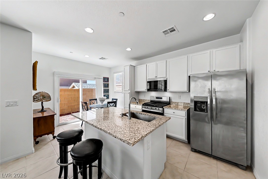 400 Desert Cadence Street Property Photo 9