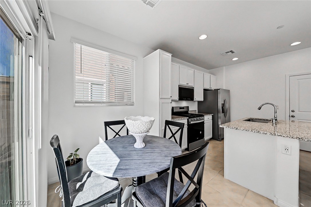 400 Desert Cadence Street Property Photo 10
