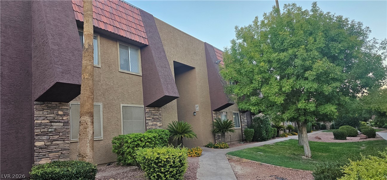 5332 River Glen Drive 398 Property Photo 1