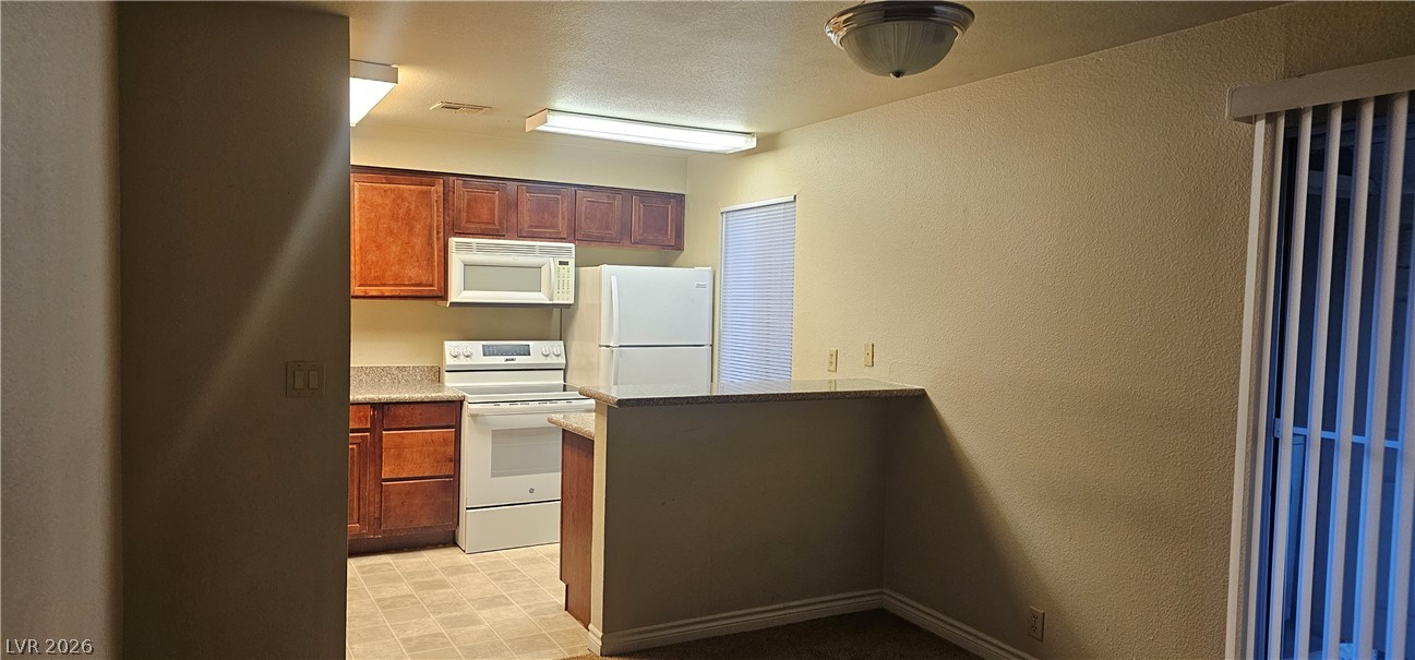 5332 River Glen Drive 398 Property Photo 2