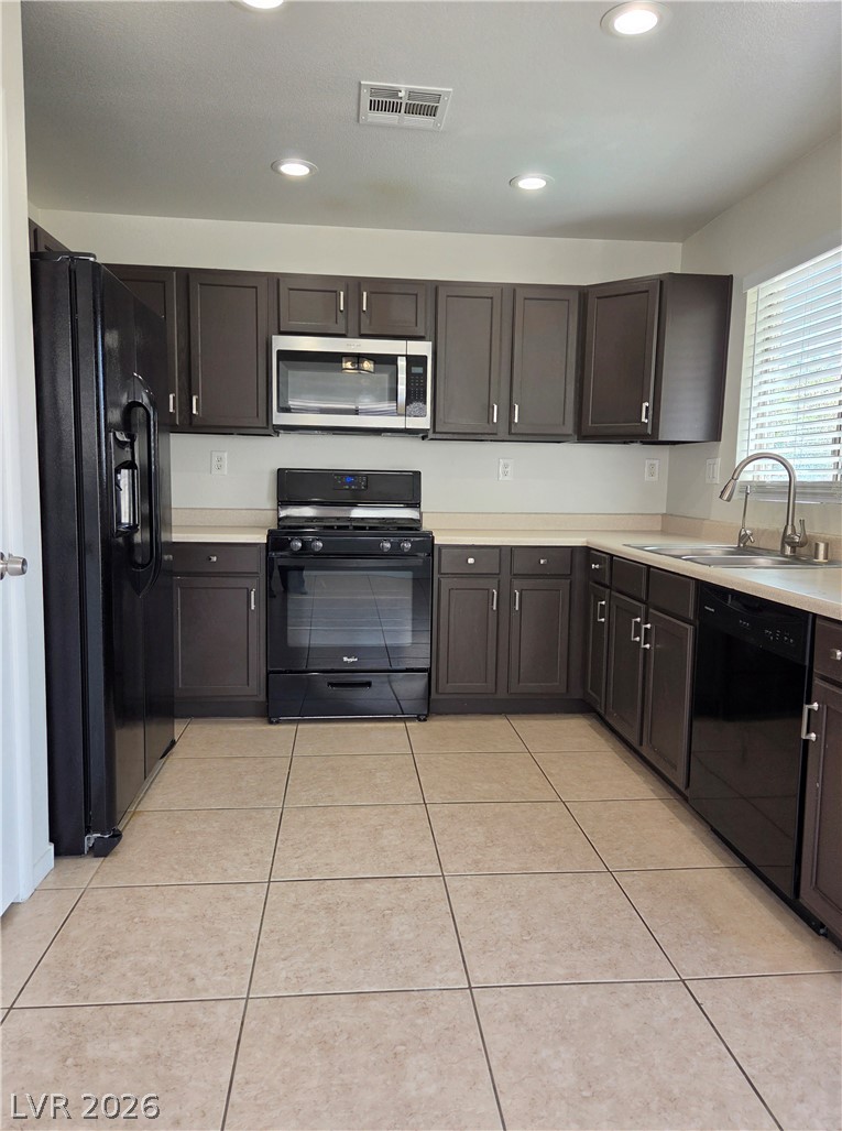 4931 Lunetto Avenue Property Photo 14