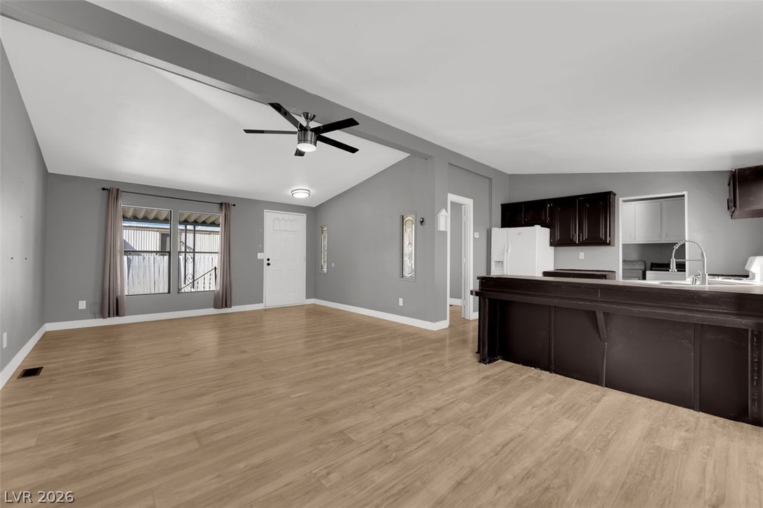 2878 Green Tree Avenue Property Photo 3