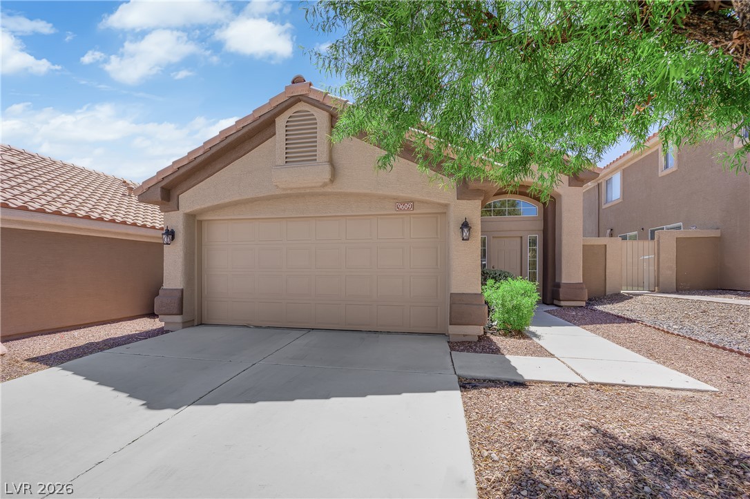 9609 Rancho Palmas Drive Property Photo 1